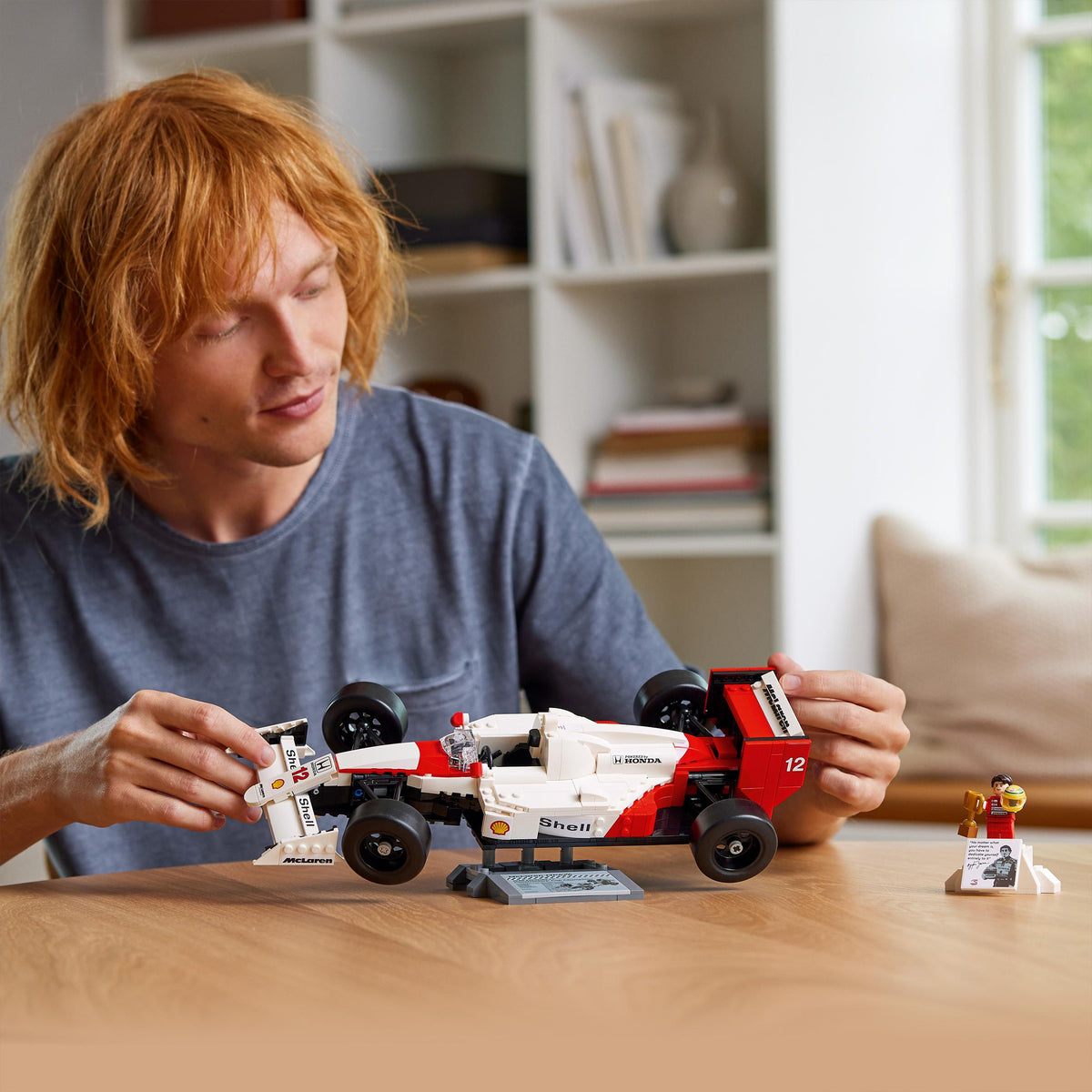 LEGO Icons 10330 McLaren MP4/4 & Ayrton Senna