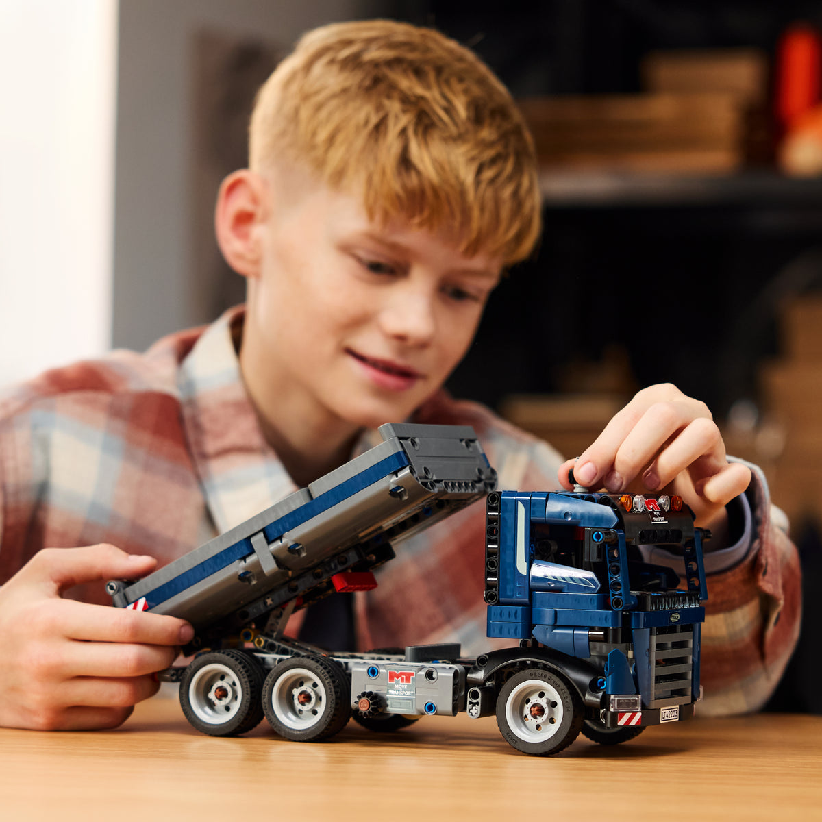 LEGO Technic 42203 Kipplaster
