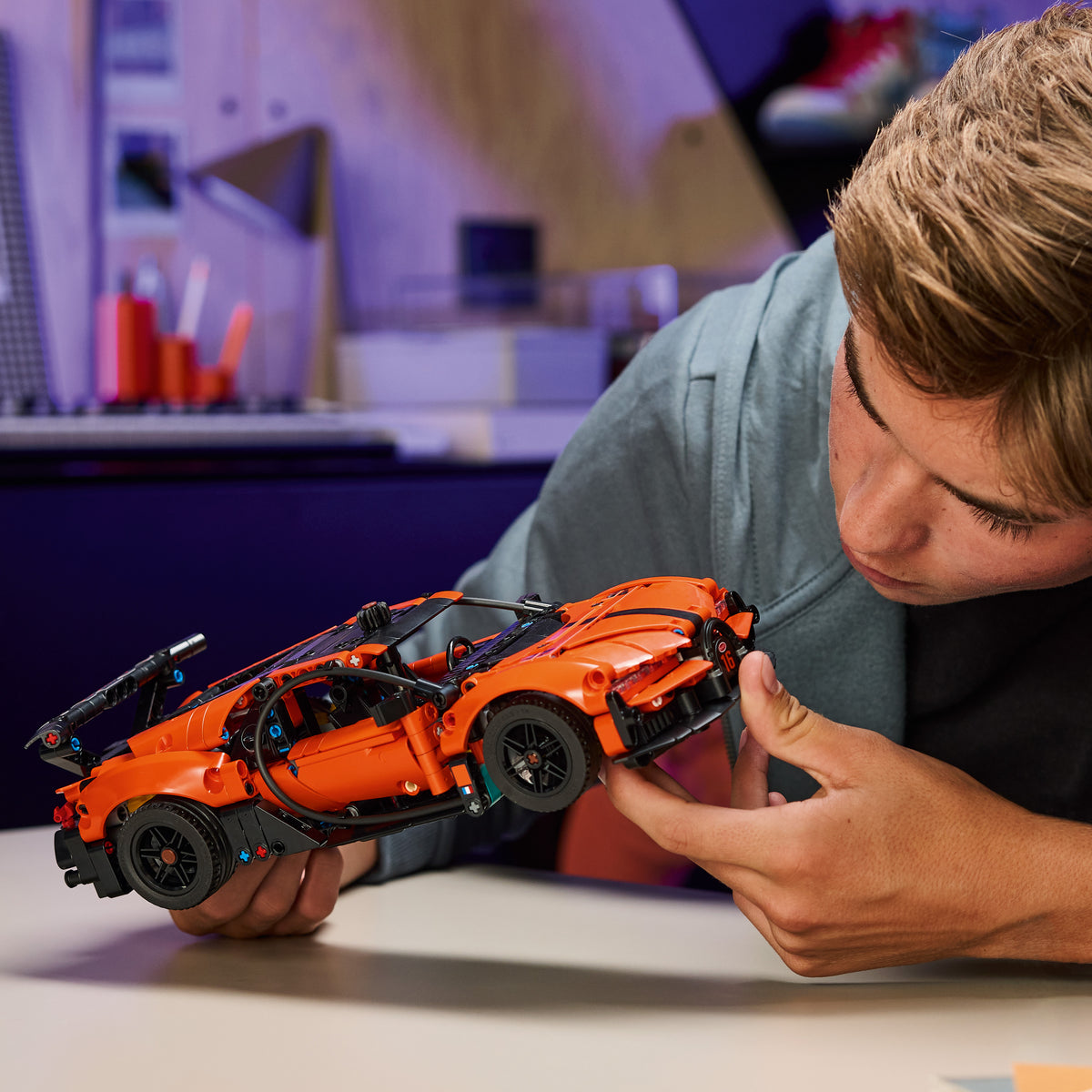 LEGO Technic 42222 Bugatti Chiron Pur Sport Hypercar