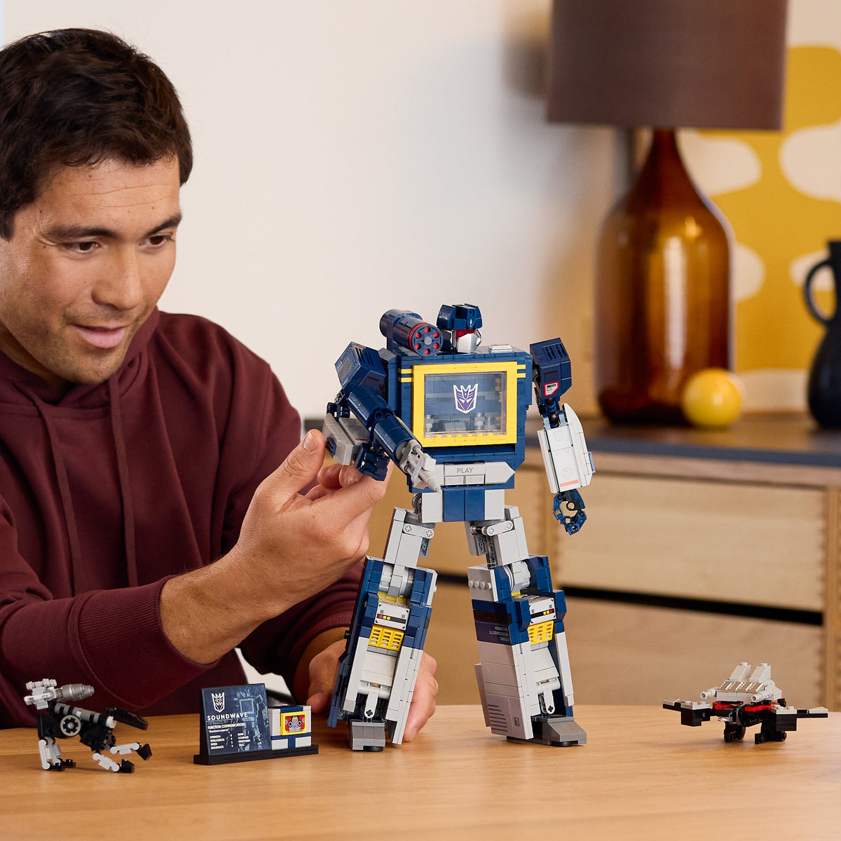 LEGO Icons 10358 Transformers: Soundwave