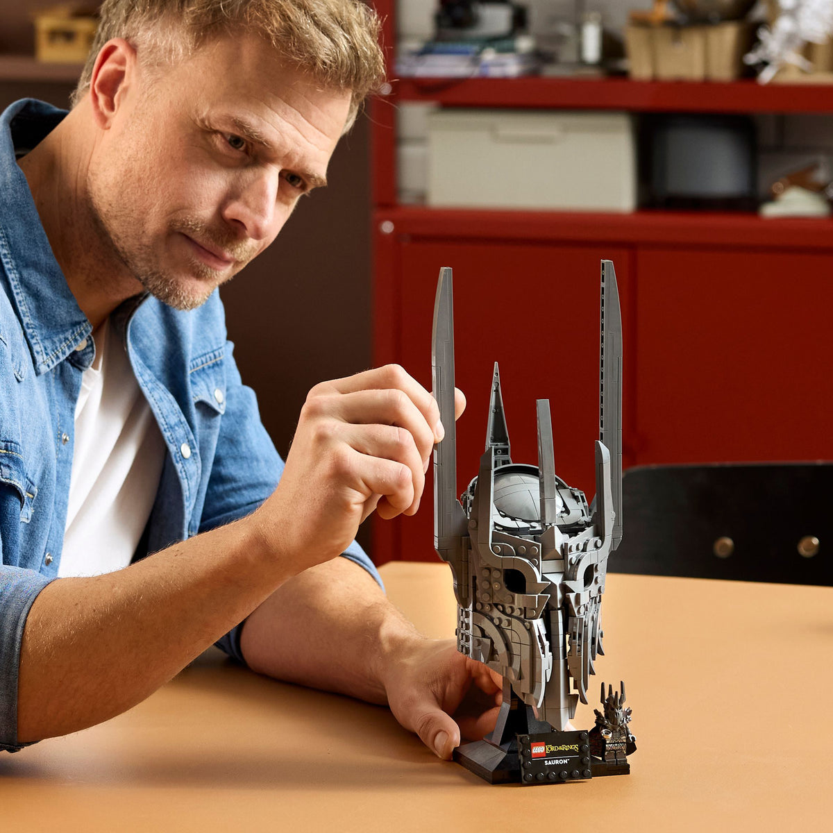 LEGO Icons 11373 Der Herr der Ringe: Saurons Helm