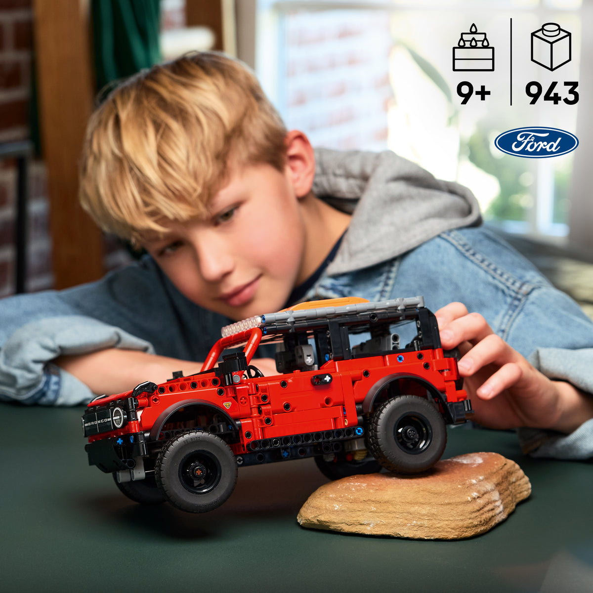LEGO Technic 42213 Ford Bronco® Offroader
