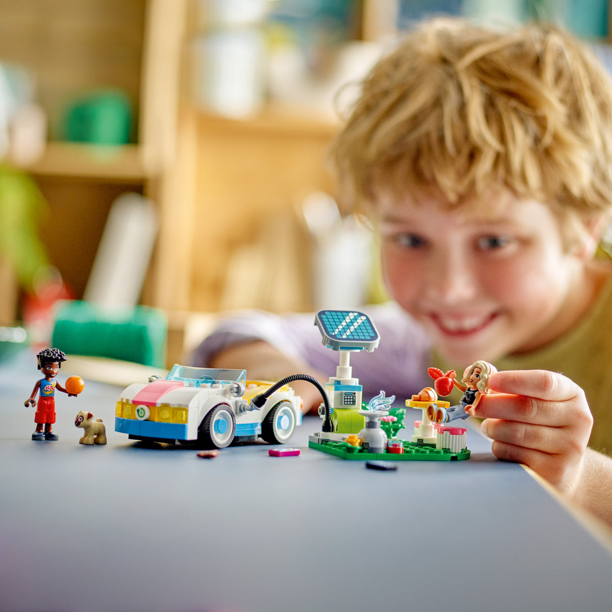 LEGO Friends 42609 E-Auto mit Ladestation