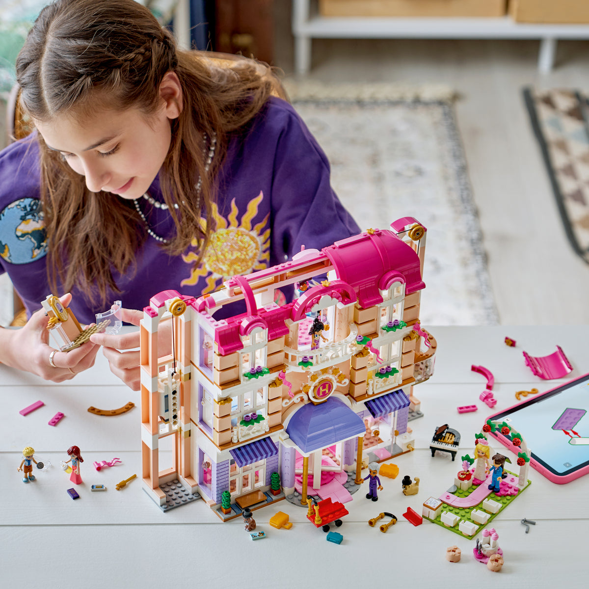 LEGO Friends 42704 Das Grandhotel von Heartlake City