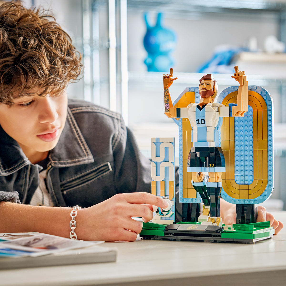 LEGO Editions 43015 Lionel Messi - Fußballlegende