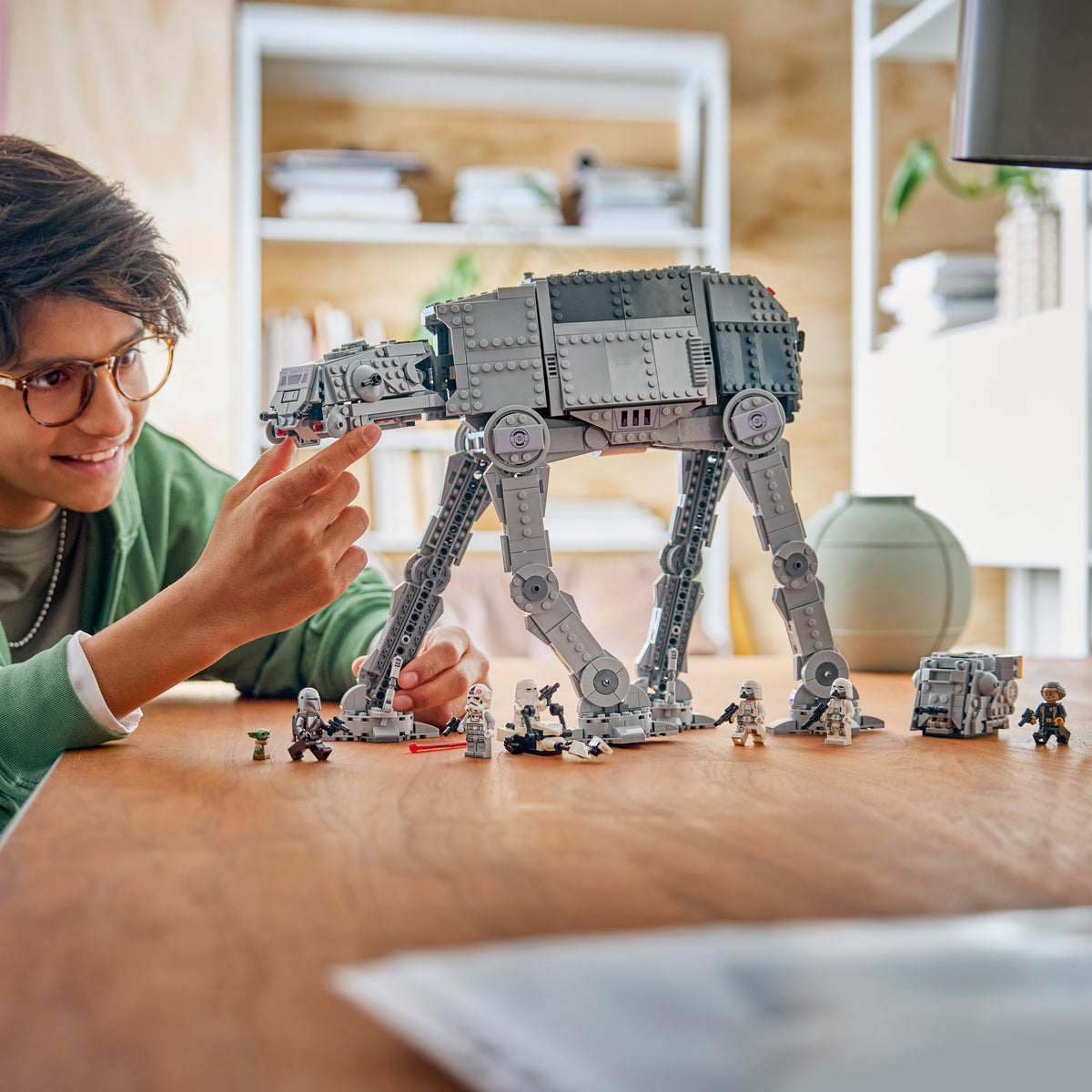 LEGO Star Wars 75454 AT-AT des Restimperiums mit INT-4