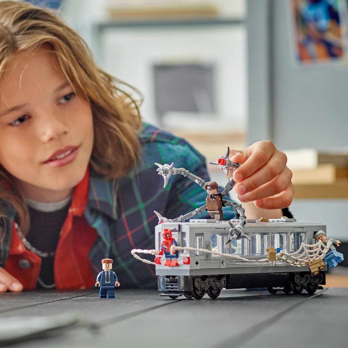 LEGO Marvel 76321 Spider-Man vs. Doc Ock: Showdown in der U-Bahn