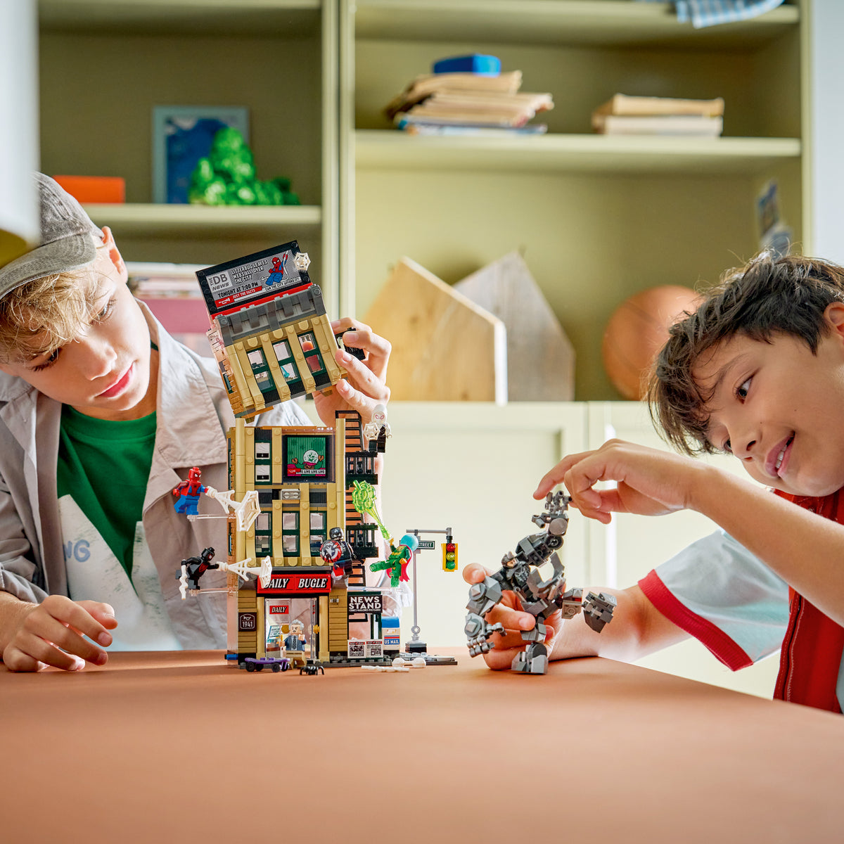 LEGO Marvel 76342 Spider-Man vs. Mysterio: Daily Bugle