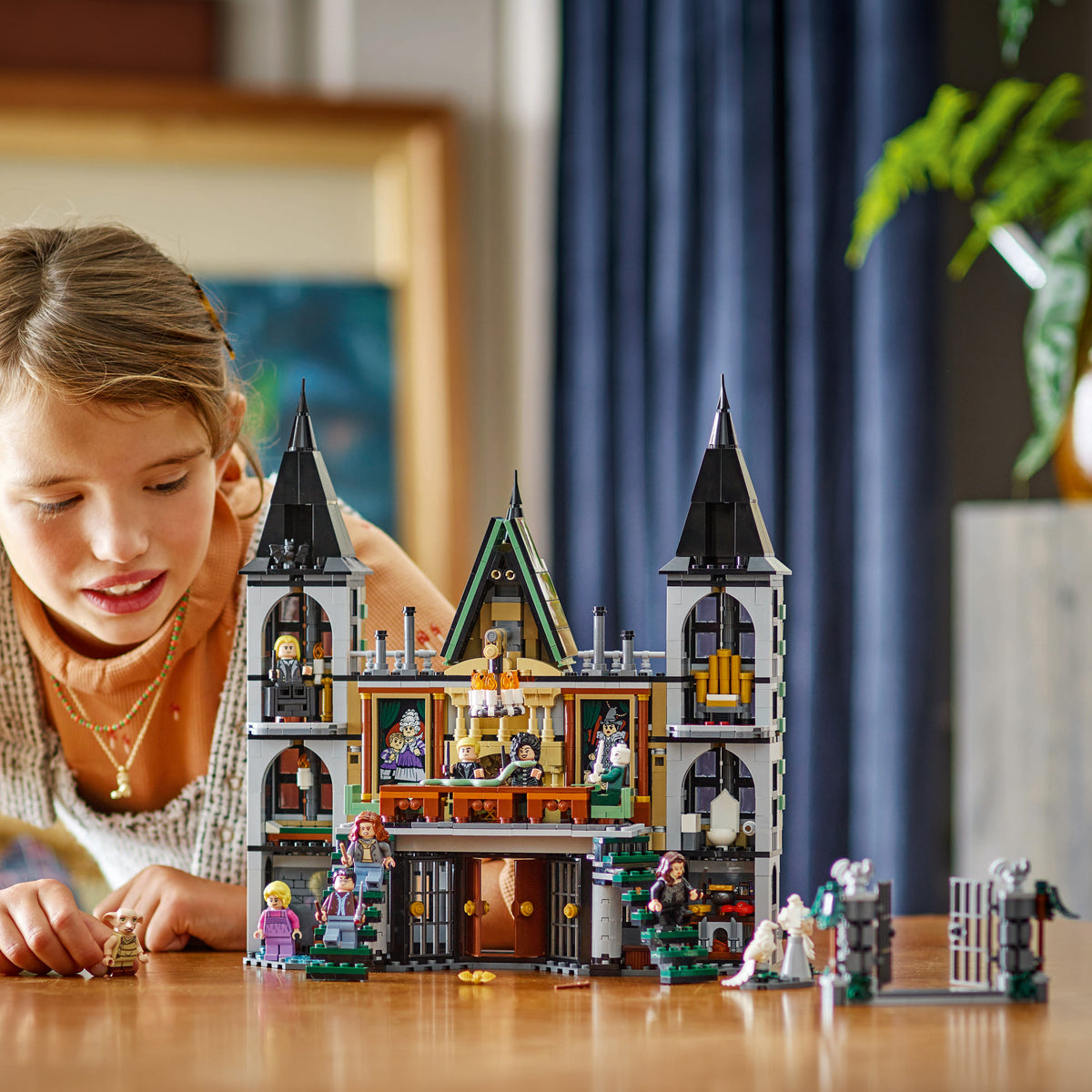 LEGO Harry Potter 76453 Landsitz der Familie Malfoy