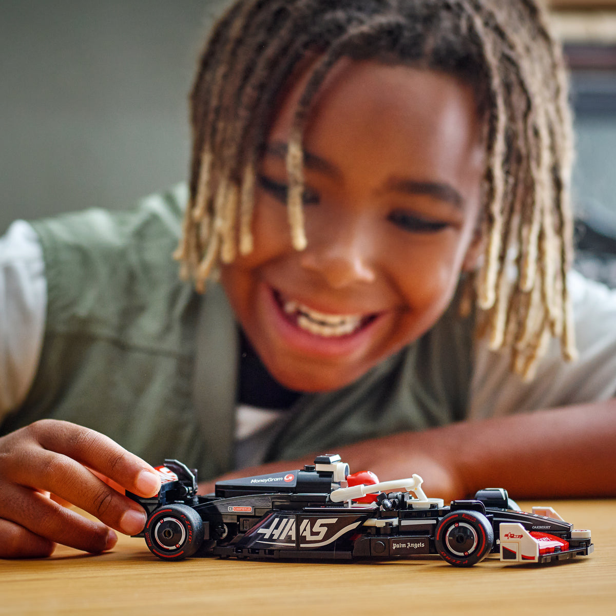 LEGO Speed Champions 77250 MoneyGram Haas F1 Team VF-24